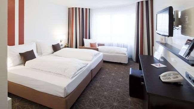 Zeller'S Quartier Hotel Königsbrunn Quarto foto
