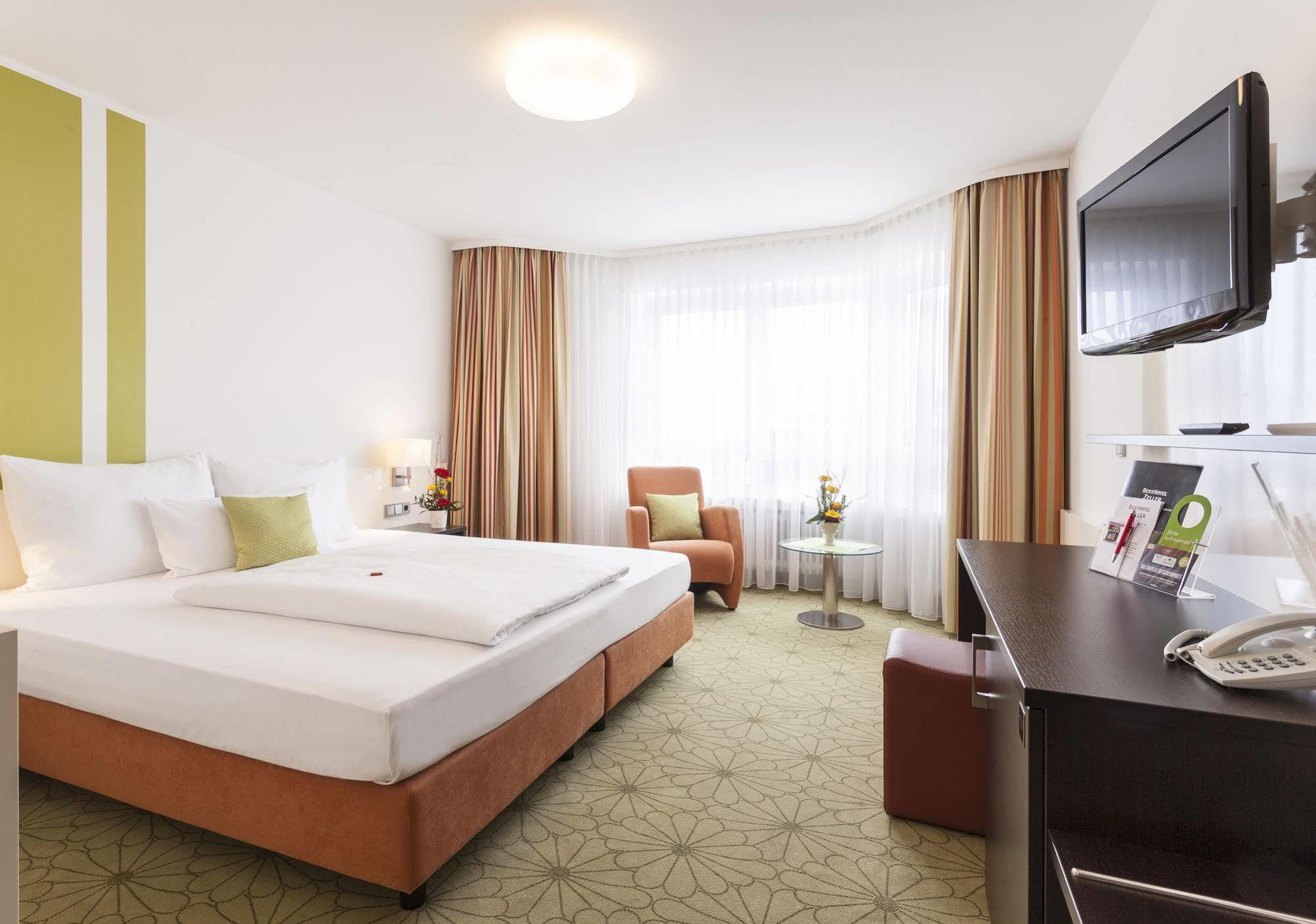 Zeller'S Quartier Hotel Königsbrunn Exterior foto