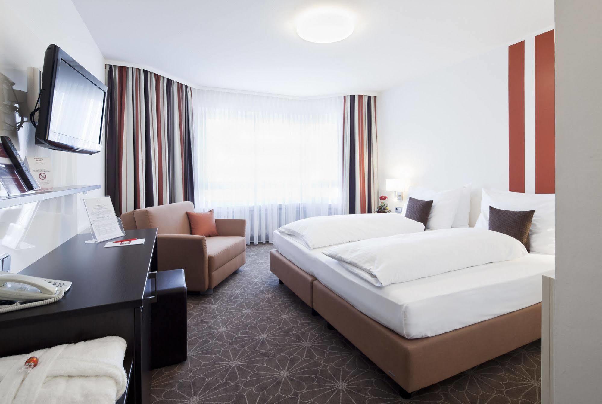 Zeller'S Quartier Hotel Königsbrunn Quarto foto